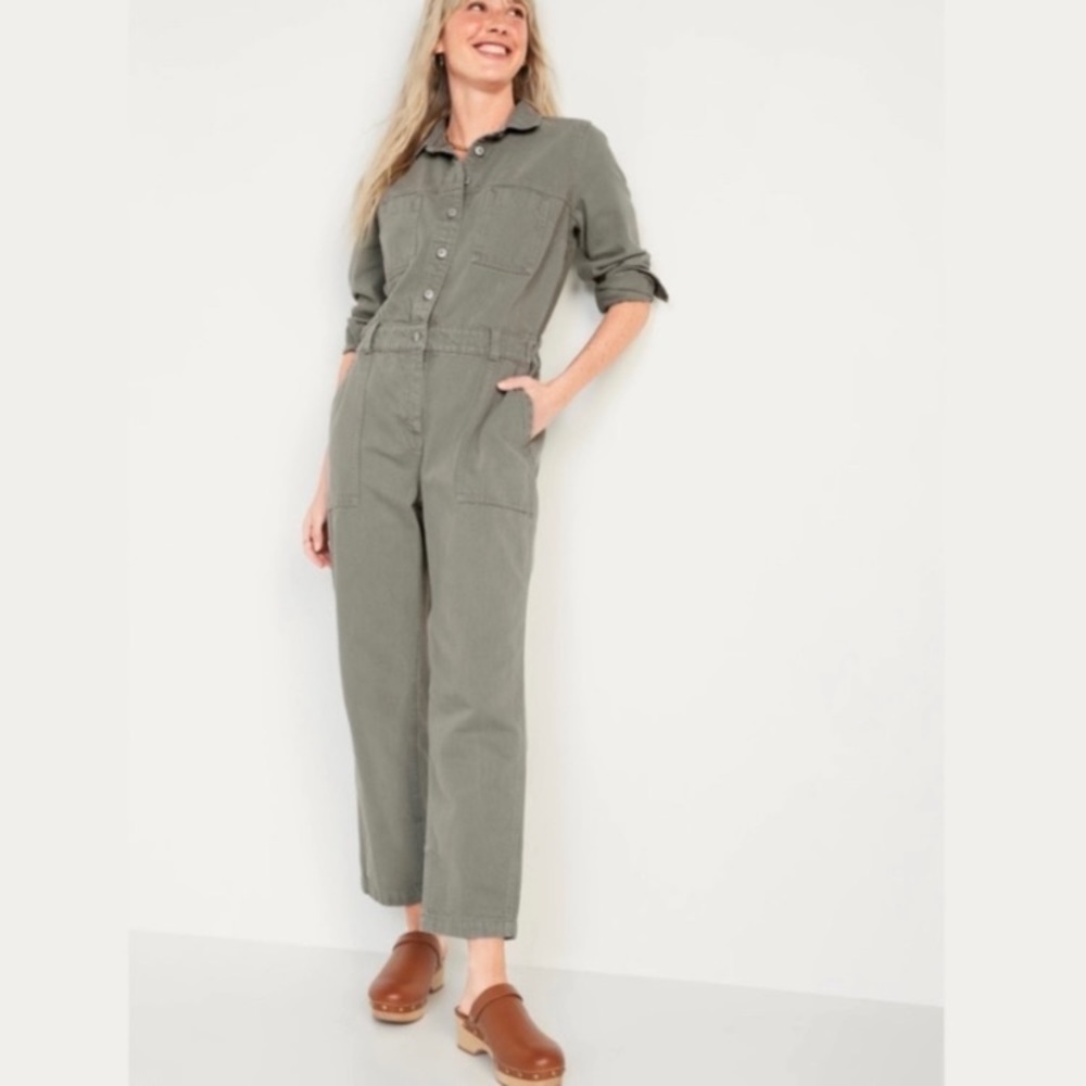 🚨MOVING SALE🚨 Old Navy Long Sleeve Cropped Denim Utility Jumpsuit